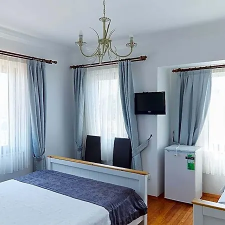 Ebruli Hotell 3*